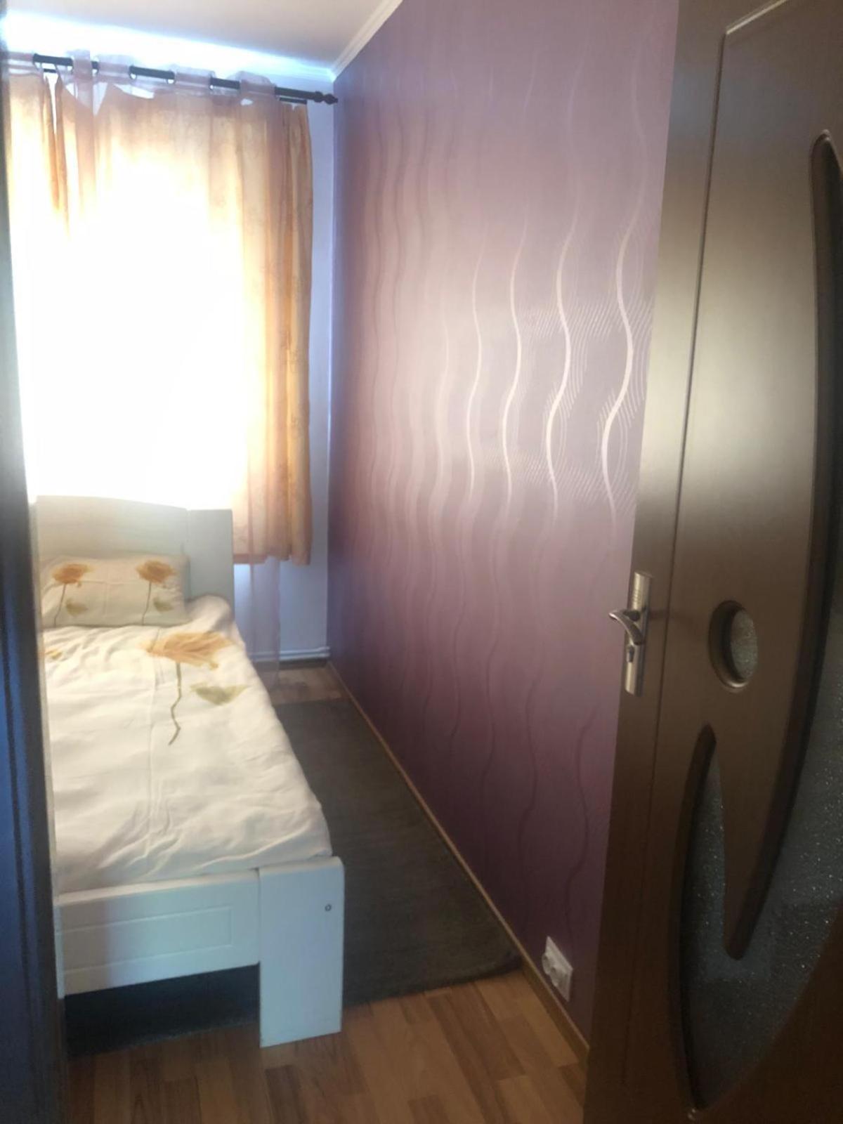 Apartament Cu 3 Camere La Poala Muntilor Fagaras Victoria  Exteriér fotografie